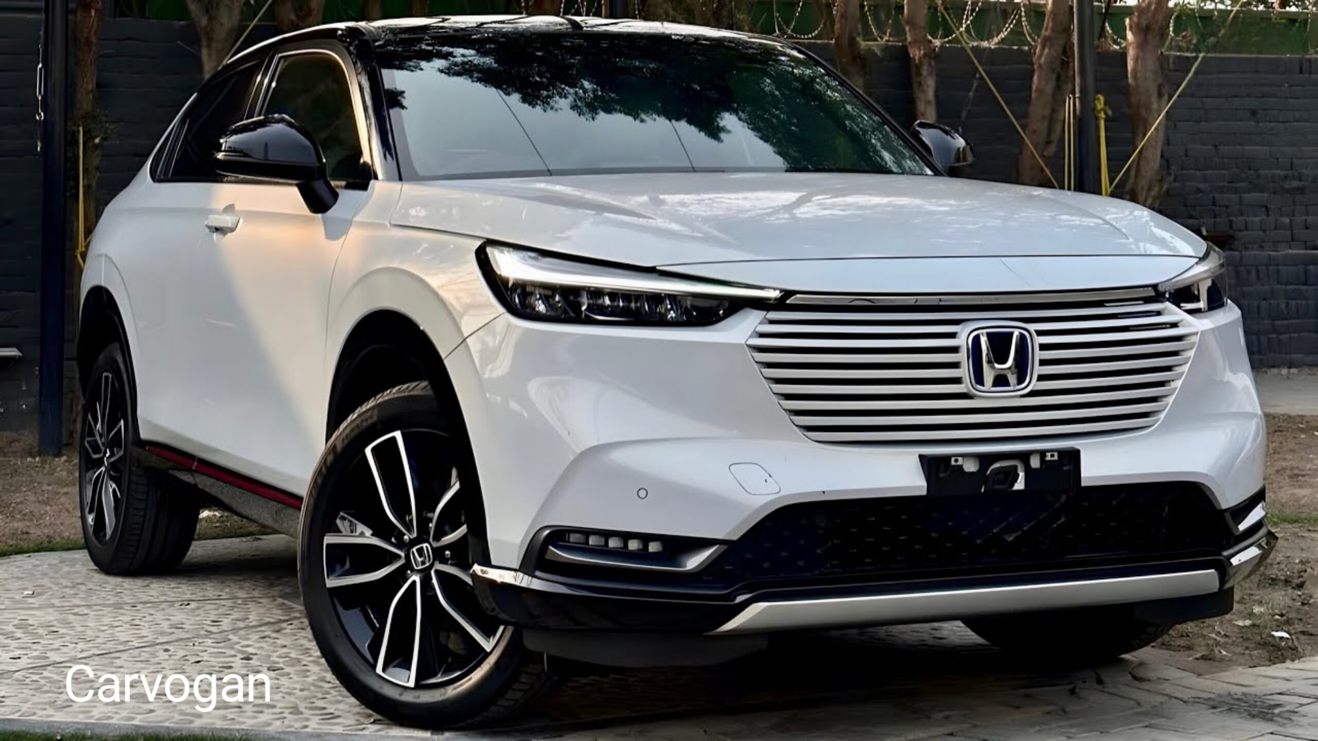 Honda Vezel Hybrid Z Play Edition