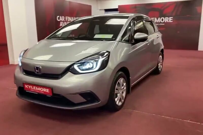 The Unsung Hero of the Compact Class: A Deep Dive into the Honda Fit e:HEV 2020